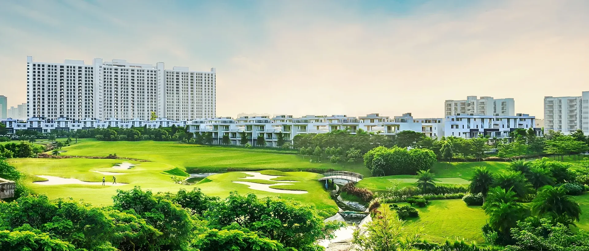 Godrej Crown Residences — Golf Course Panoramic View, Greater Noida